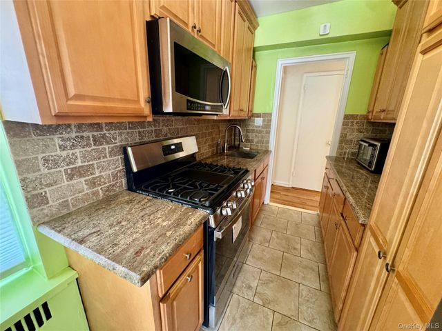 113-14 72nd Road 1M, Forest Hills, NY 11375