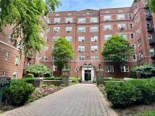 113-14 72nd Road 1M, Forest Hills, NY 11375