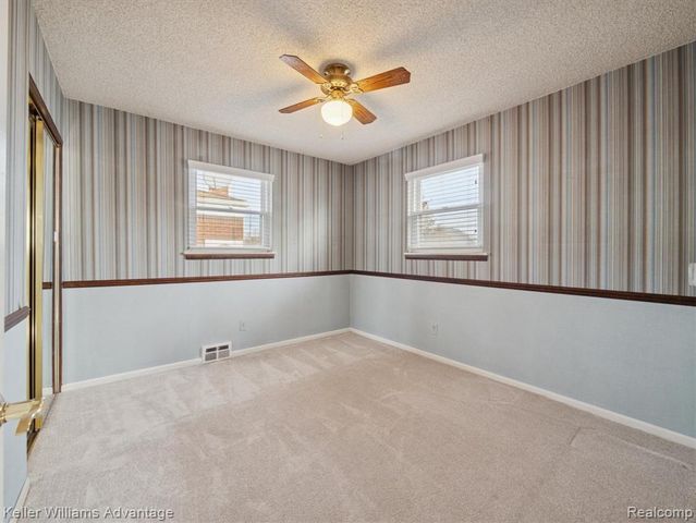 6450 Fenton Street, Dearborn Heights, MI 48127