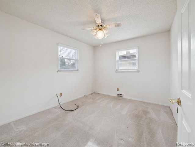 6450 Fenton Street, Dearborn Heights, MI 48127