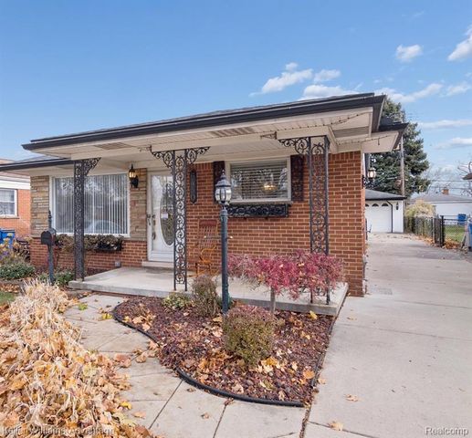 6450 Fenton Street, Dearborn Heights, MI 48127