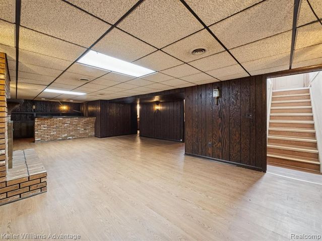 6450 Fenton Street, Dearborn Heights, MI 48127