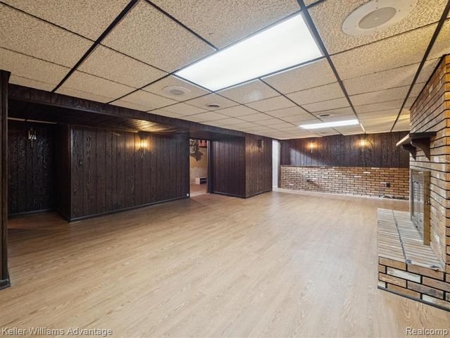 6450 Fenton Street, Dearborn Heights, MI 48127