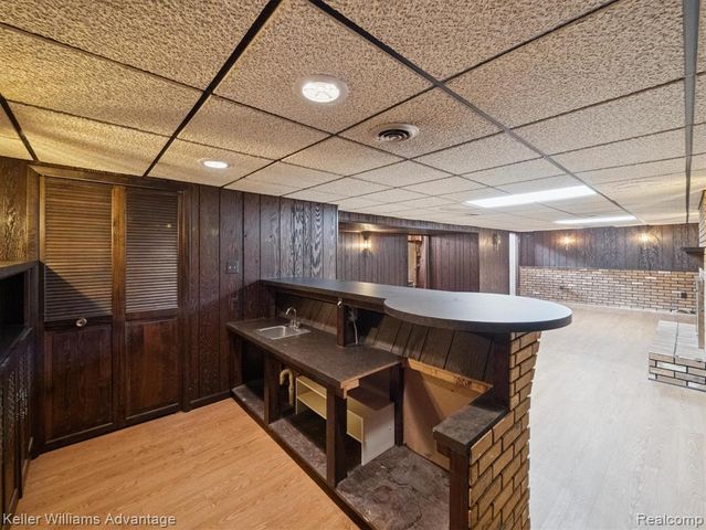 6450 Fenton Street, Dearborn Heights, MI 48127