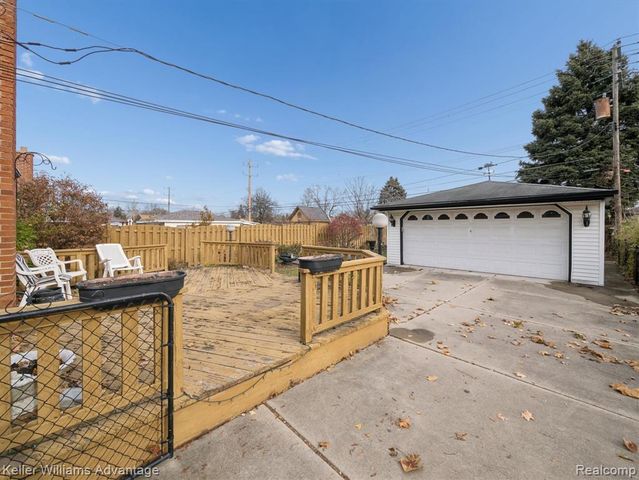 6450 Fenton Street, Dearborn Heights, MI 48127