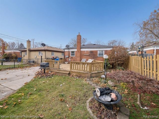 6450 Fenton Street, Dearborn Heights, MI 48127