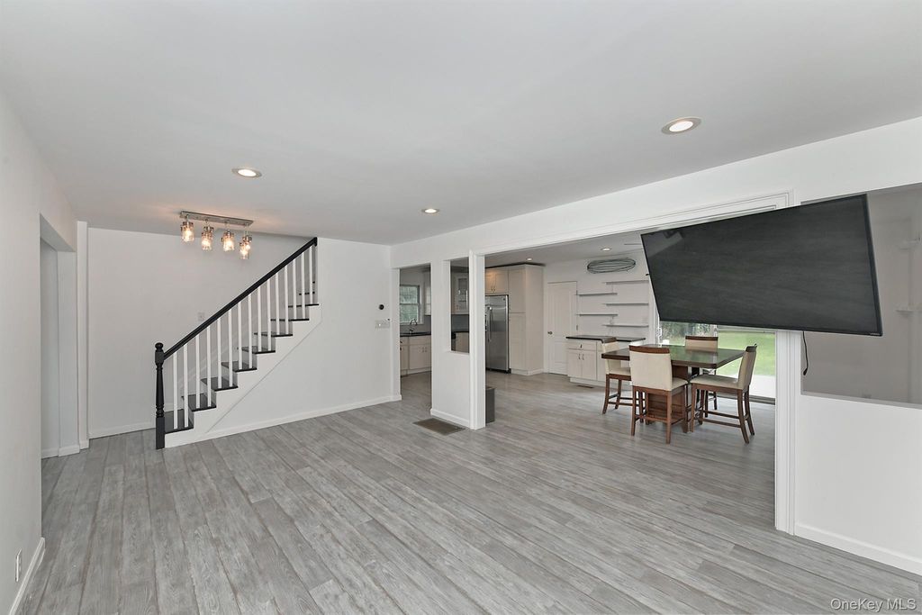167 Rider Avenue, Patchogue, NY 11772 — photo 5