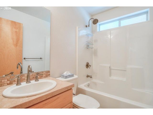 17879 KODIAK Ln, Bend, OR 97707