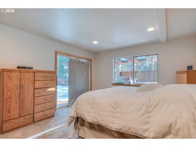 17879 KODIAK Ln, Bend, OR 97707