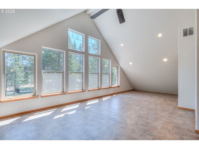 17879 KODIAK Ln, Bend, OR 97707