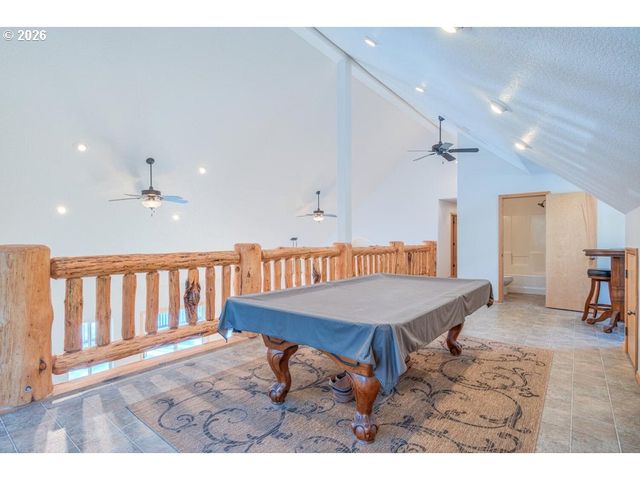 17879 KODIAK Ln, Bend, OR 97707