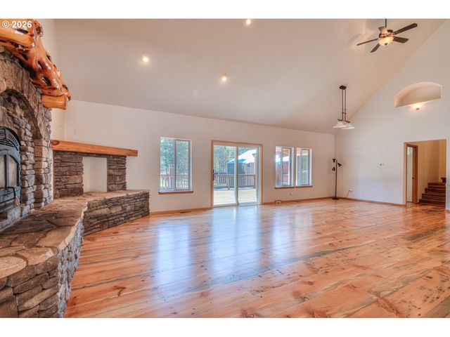 17879 KODIAK Ln, Bend, OR 97707