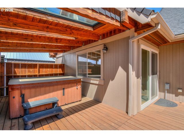 17879 KODIAK Ln, Bend, OR 97707
