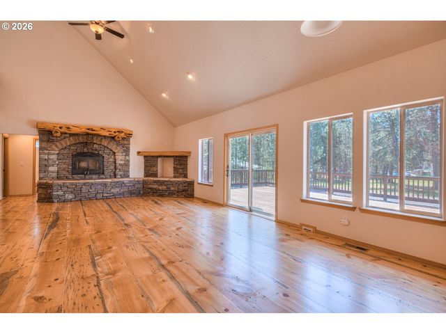 17879 KODIAK Ln, Bend, OR 97707