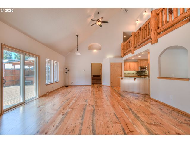 17879 KODIAK Ln, Bend, OR 97707