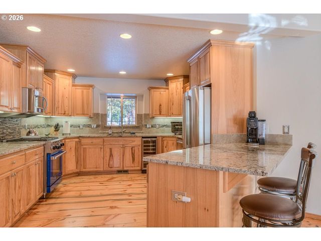 17879 KODIAK Ln, Bend, OR 97707