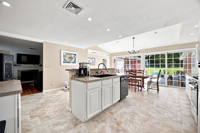 146 Huntington Rd, Russell, MA 01071