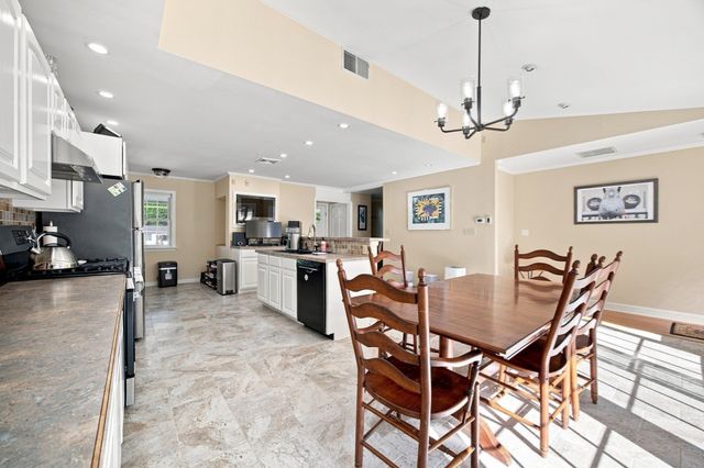 146 Huntington Rd, Russell, MA 01071