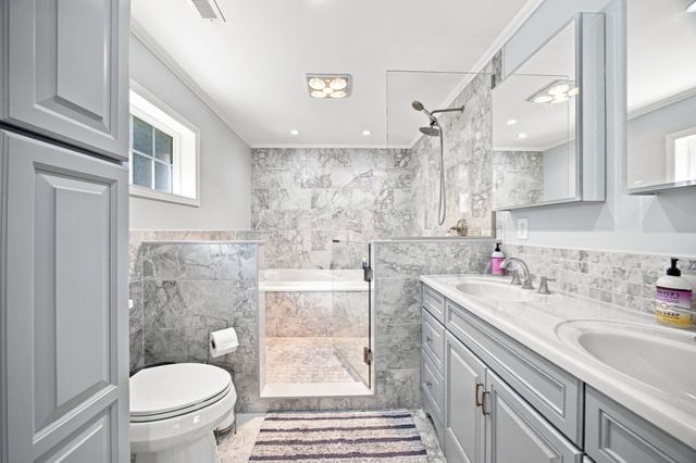 146 Huntington Rd, Russell, MA 01071