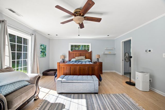 146 Huntington Rd, Russell, MA 01071