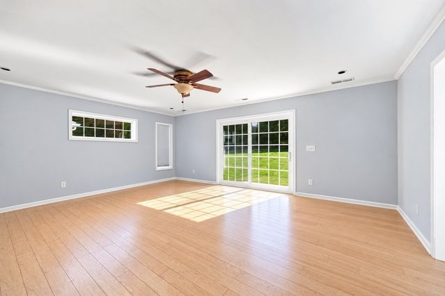 146 Huntington Rd, Russell, MA 01071