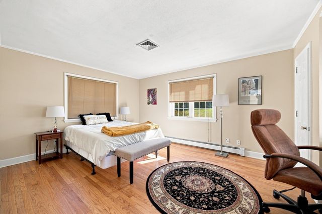146 Huntington Rd, Russell, MA 01071