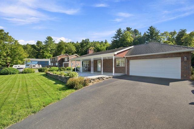 146 Huntington Rd, Russell, MA 01071
