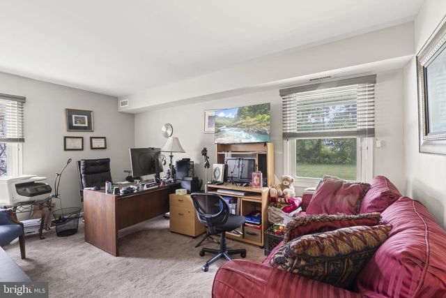 43 TIFFANY LN, Willingborough, NJ 08046