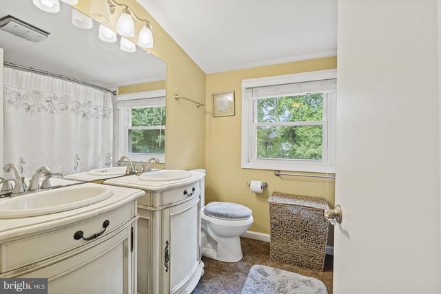 43 TIFFANY LN, Willingborough, NJ 08046