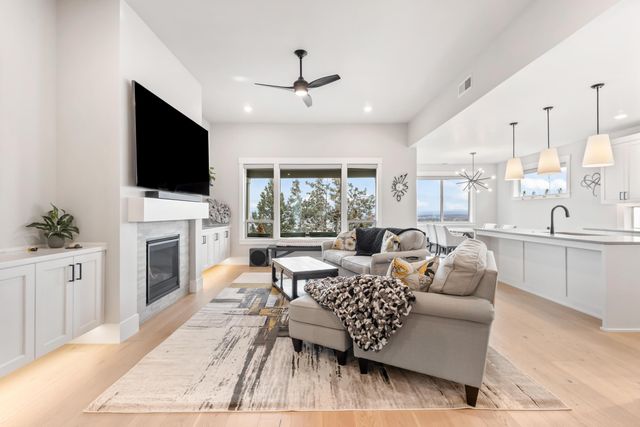 3038 NW Butte View Drive, Bend, OR 97703