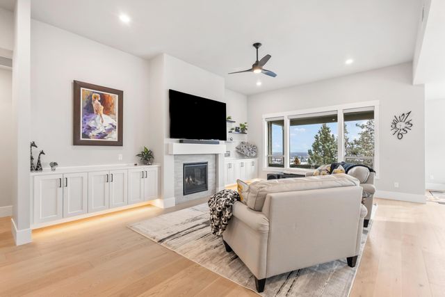 3038 NW Butte View Drive, Bend, OR 97703