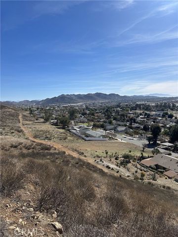 54 #54 Country Club Boulevard, Lake Elsinore, CA 92530