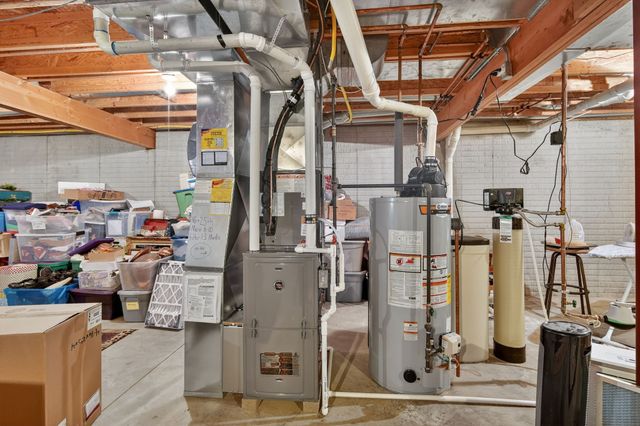 4236 154th Street, Urbandale, IA 50323