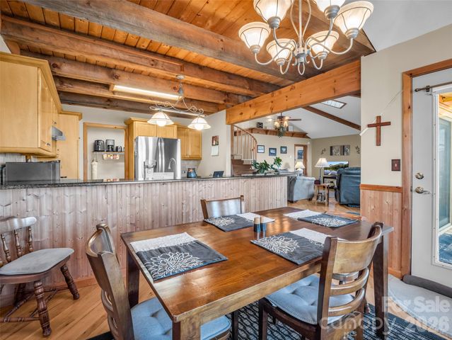 258 Deer Run, Hendersonville, NC 28739