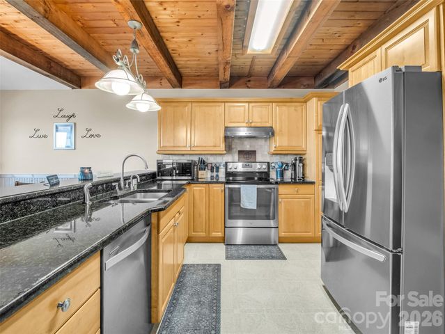 258 Deer Run, Hendersonville, NC 28739