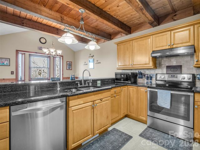 258 Deer Run, Hendersonville, NC 28739