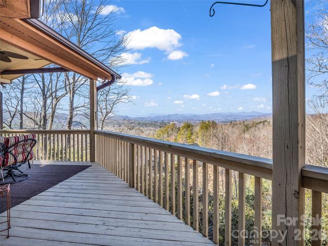 258 Deer Run, Hendersonville, NC 28739