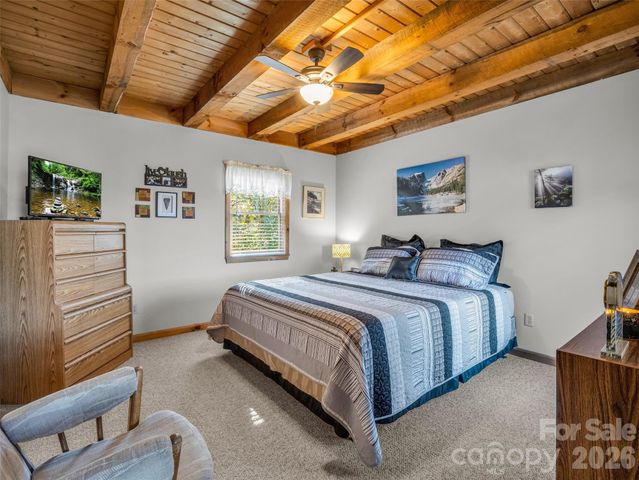 258 Deer Run, Hendersonville, NC 28739