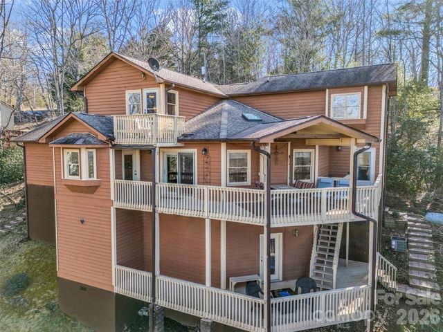 258 Deer Run, Hendersonville, NC 28739