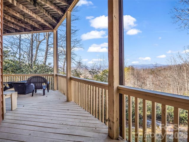 258 Deer Run, Hendersonville, NC 28739