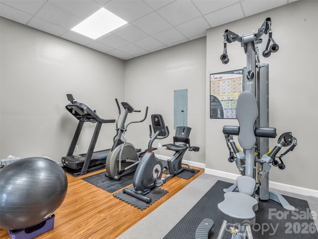 258 Deer Run, Hendersonville, NC 28739