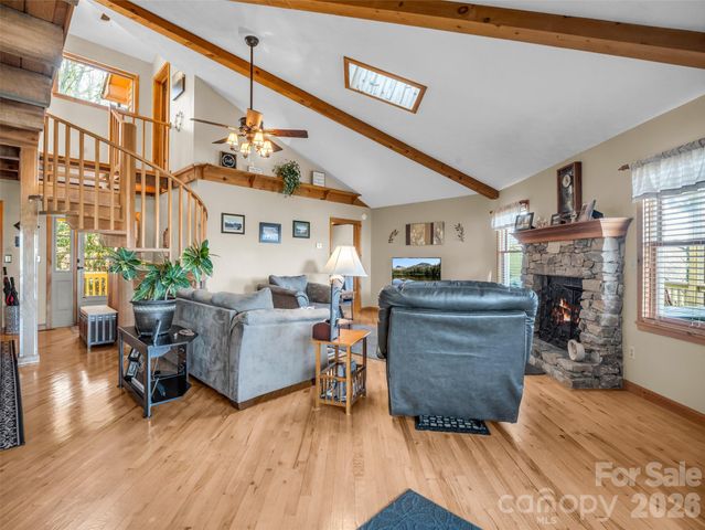 258 Deer Run, Hendersonville, NC 28739