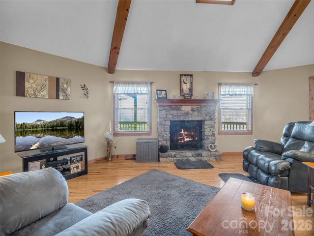 258 Deer Run, Hendersonville, NC 28739