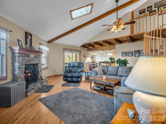 258 Deer Run, Hendersonville, NC 28739