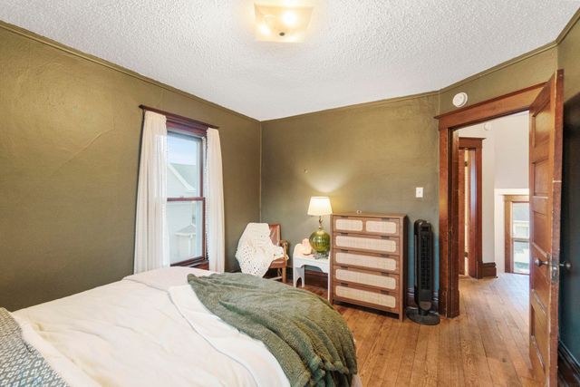 623 W 6th Street, Cedar Falls, IA 50613