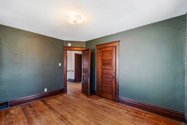 623 W 6th Street, Cedar Falls, IA 50613