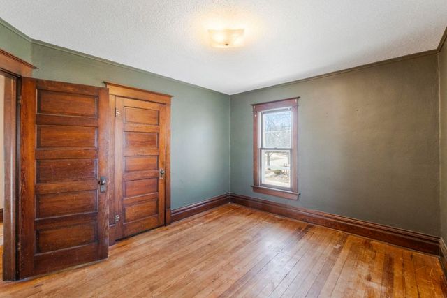 623 W 6th Street, Cedar Falls, IA 50613