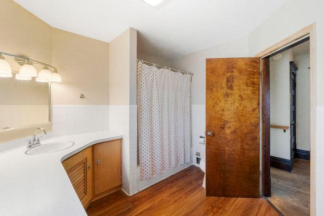 623 W 6th Street, Cedar Falls, IA 50613