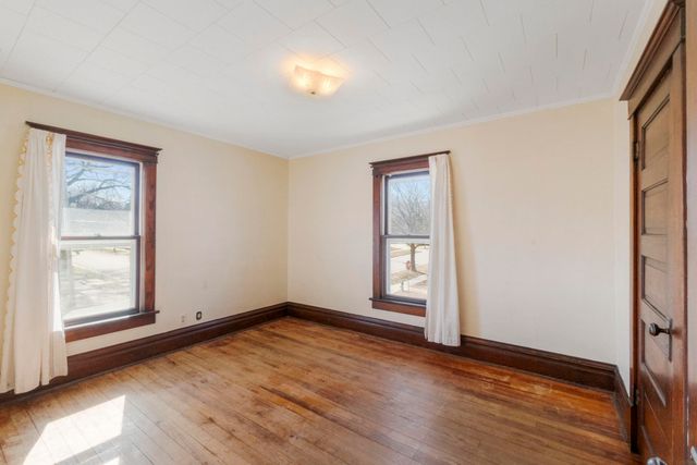 623 W 6th Street, Cedar Falls, IA 50613