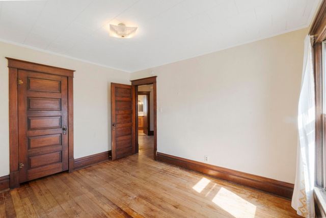 623 W 6th Street, Cedar Falls, IA 50613